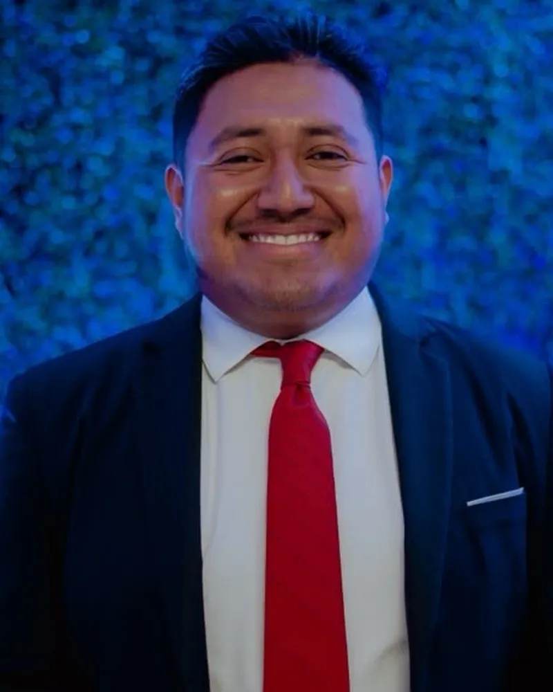 Obner Pérez, Director de Ministerios